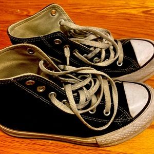Black Converse size 2 kids